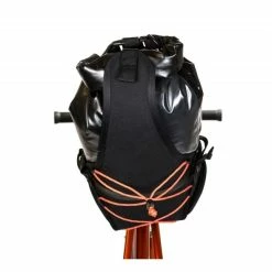 Sacoche De Selle Bikepacking Restrap -Vélos Soldes Boutique sacoche de selle bikepacking restrap 8l noir orange 1